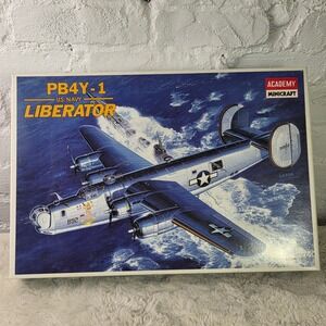 Academy Minicraft PB4Y-1 US Navy Liberator 1/72 Scale Model Kit 2114 Lady Luck